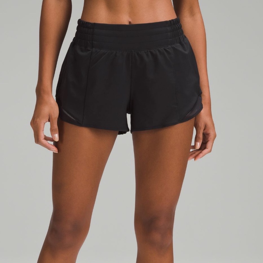 Lululemon hotty hot shorts 2.5